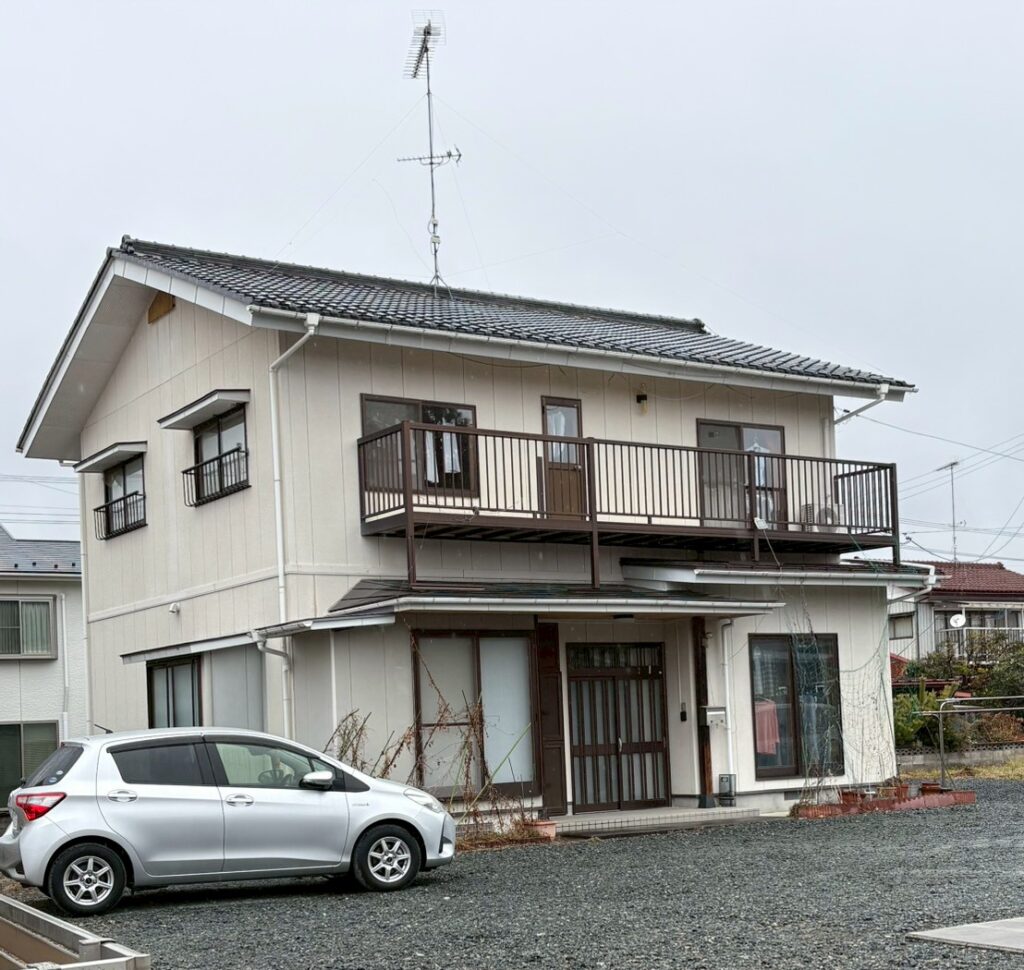 広い土地×部屋数充実！家族でのびのび暮らせるお家　※中の写真はお待ちください（原町区西町三丁目）